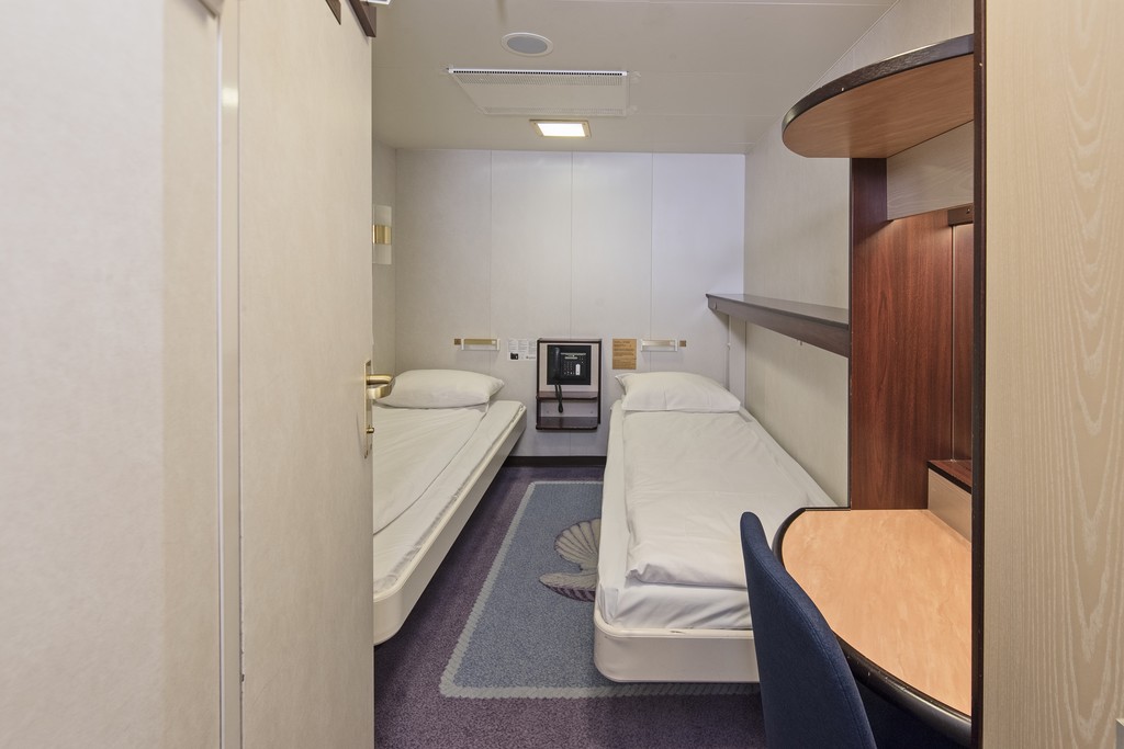 Hurtigruten MS Polarlys Polar Inside lower deck for 2 travellers.jpg